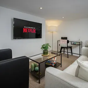 Springfield Spacious Comfort Apartment